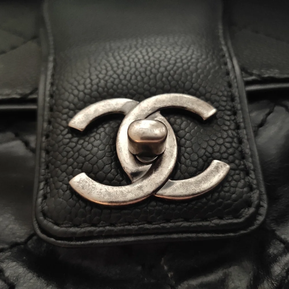 CHANEL Caviar And Aged Calfskin Medium Bubble Graphic Messenger Bag Black